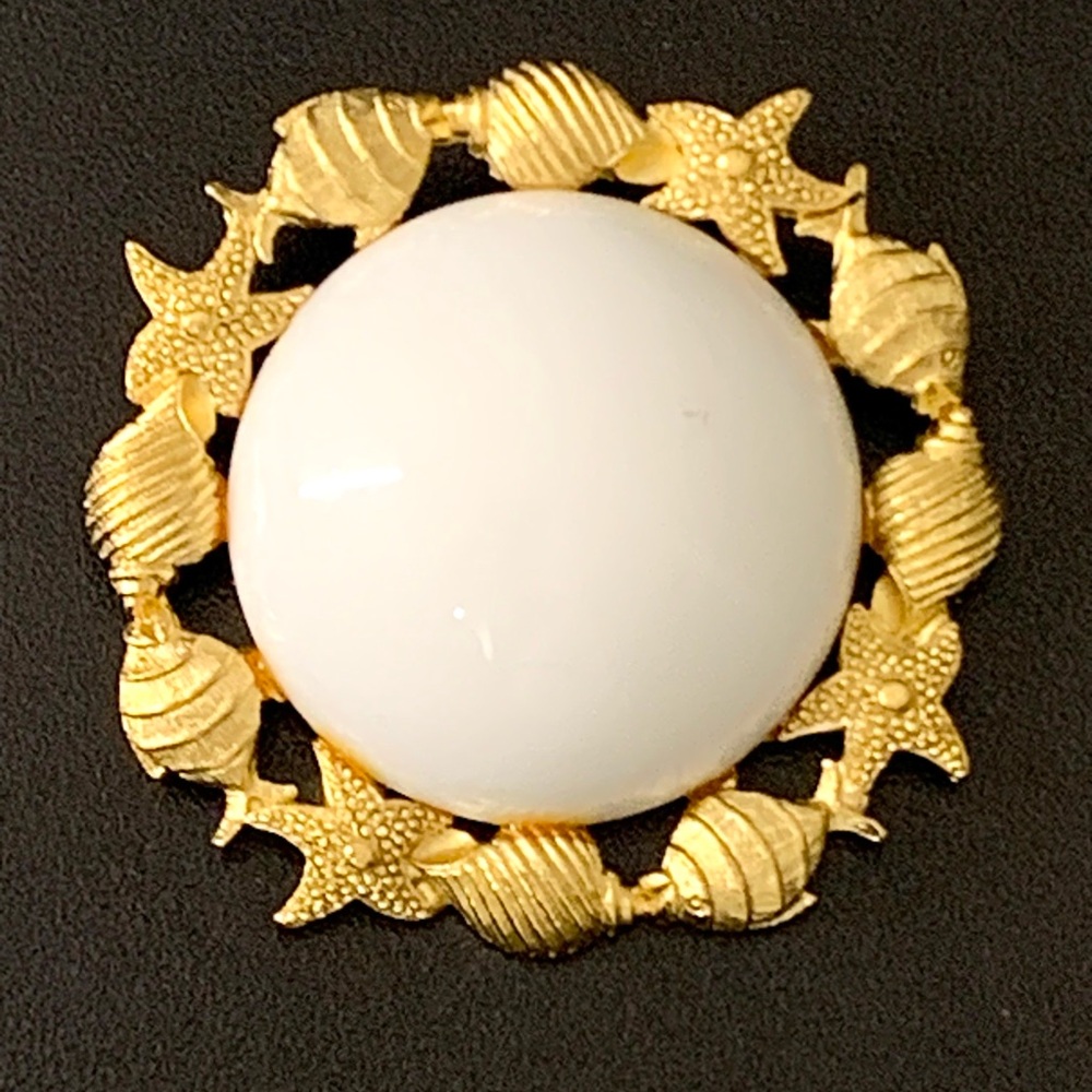 Vintage Chic CRAFT Signed Gold Plated SEASHELL & Starfish Brooch